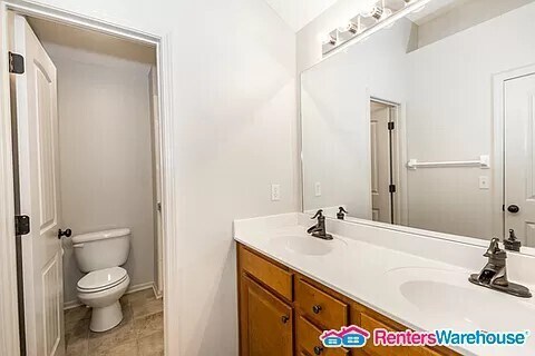 Building Photo - 4 Bed 3 Bath Home In North KC! Available NOW!