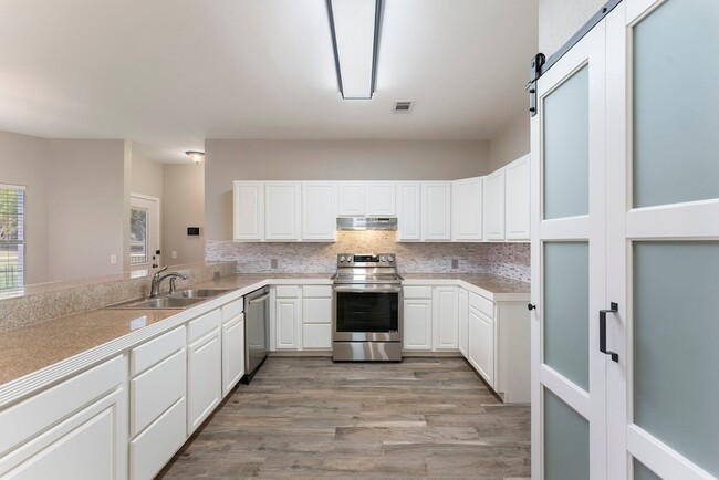 Building Photo - 13942 Longstreet Rd