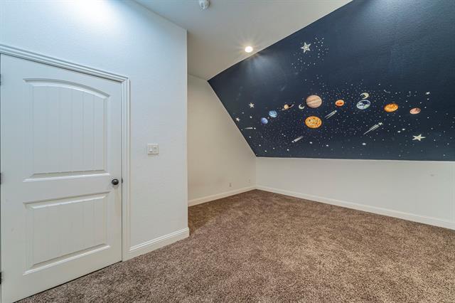 Building Photo - 1115 Douglas Dr