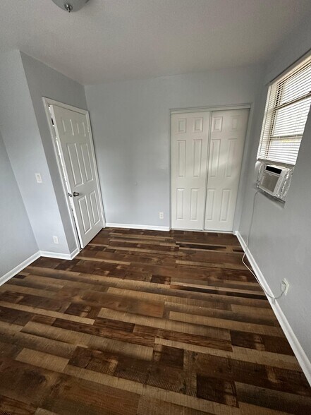 Building Photo - 2026 Palafox St