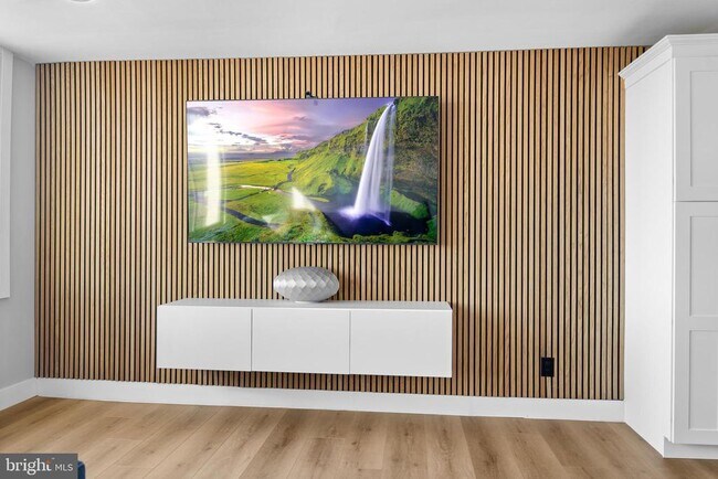 Building Photo - 4600 Duke St