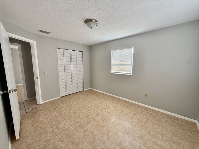 Building Photo - 701 Michigan Ct