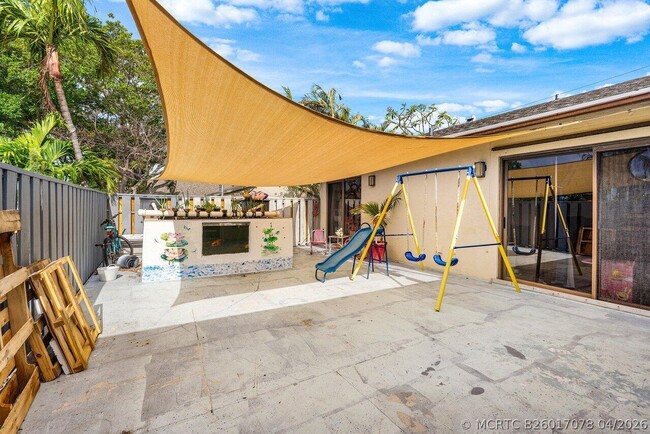 Building Photo - 8014 Ambach Way