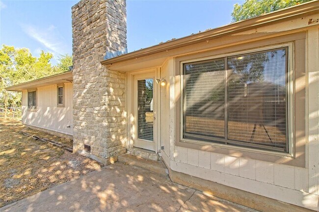 Building Photo - 914 Garden Meadow Dr