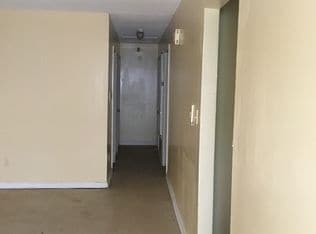 Building Photo - 726 Richmond Ave