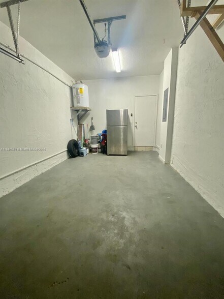 Building Photo - 12854 SW 49th Ct