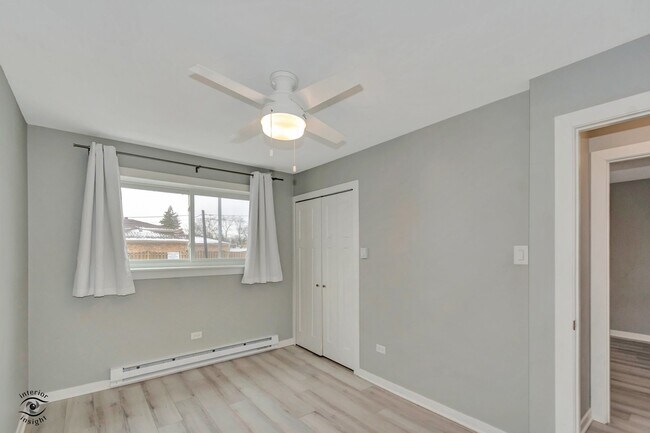 Building Photo - 7302 Blackstone Ave