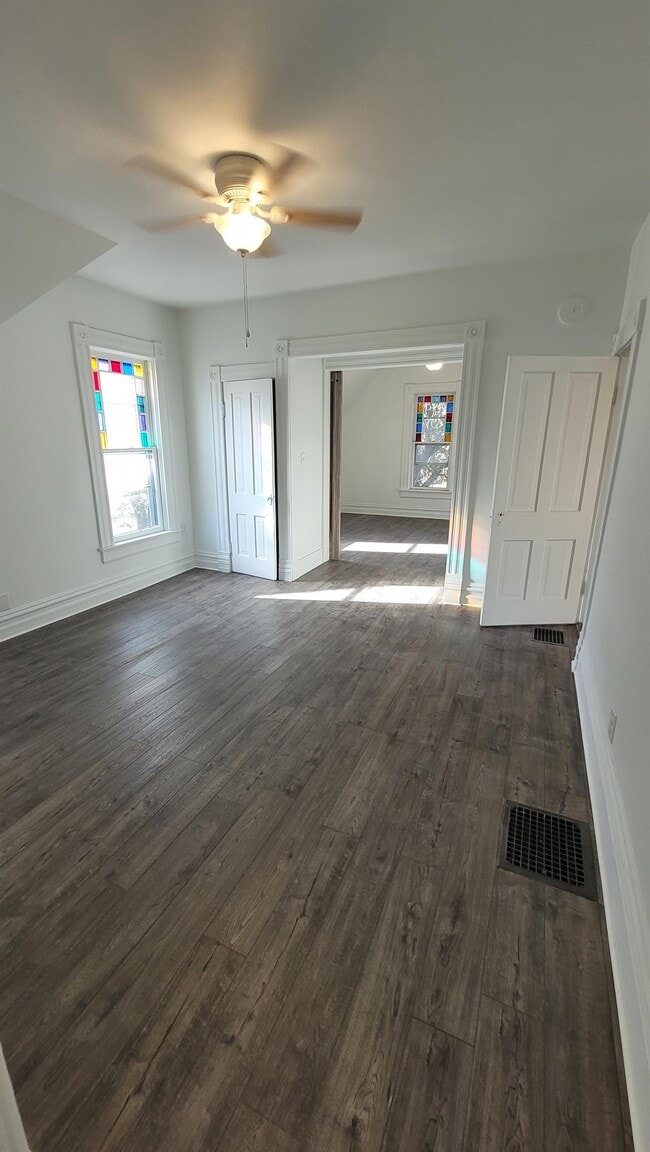 Building Photo - 728 W Colorado Ave