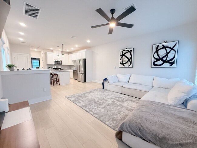 Building Photo - Resort-Style Living in eTown | Gated Community + Top Amenities