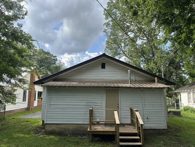 Building Photo - 3106 W Meighan Blvd