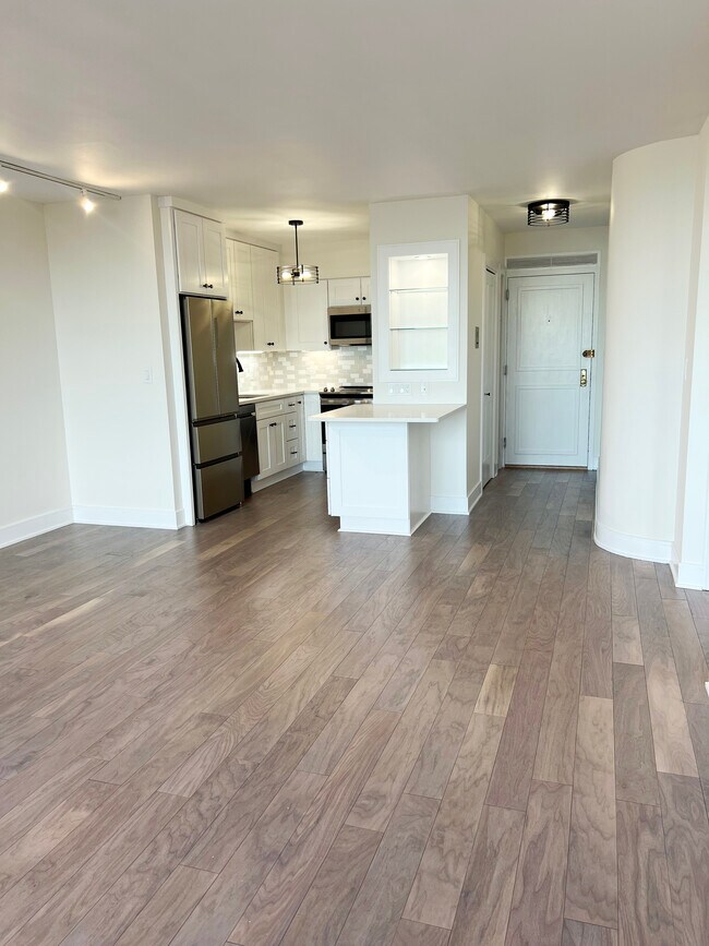 Building Photo - 1550 N Lake Shore Dr