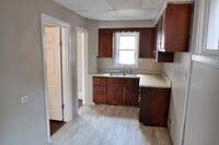 Building Photo - NO APPLICATION FEE!! Completely Renovated ...