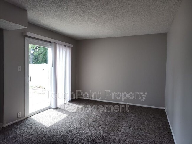 Building Photo - 7001 Stonington Ln