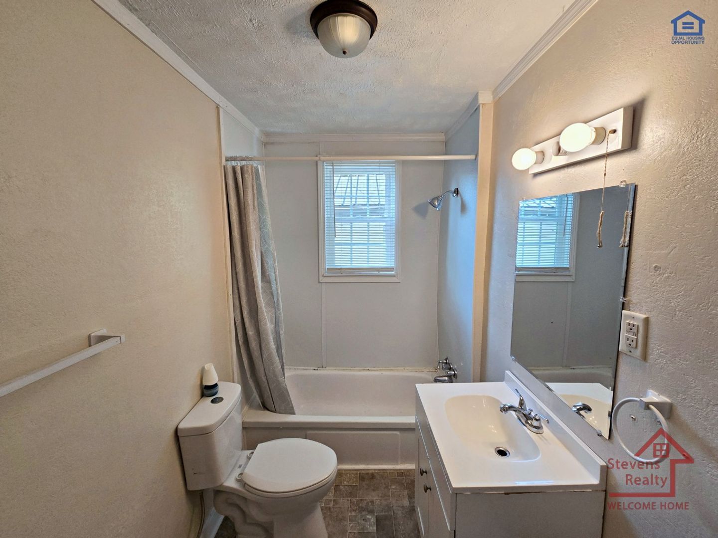 Building Photo - 1502 N Dixie Ave