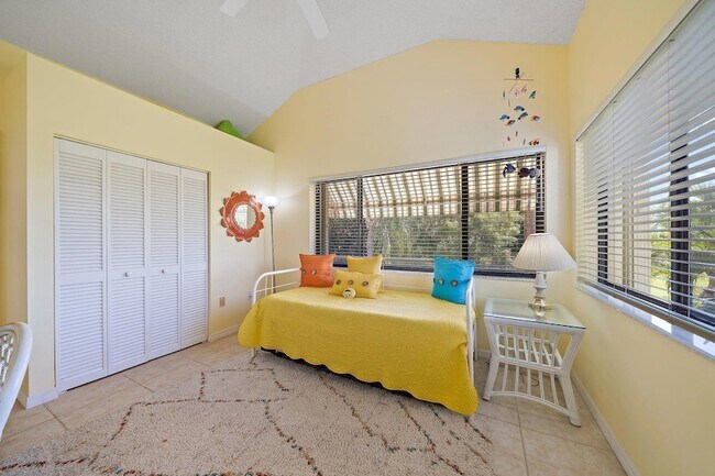 Building Photo - 860 Bella Vista Ct S