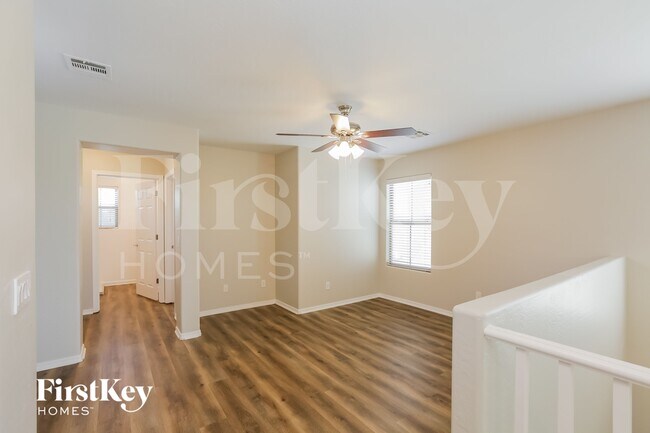 Building Photo - 1909 S Starling Dr