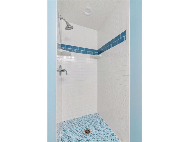 Building Photo - 4941 Island View Dr