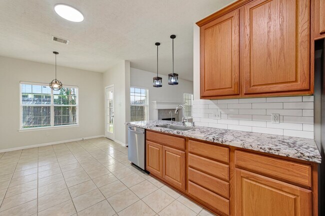 Building Photo - 6118 N Fawnlake Dr