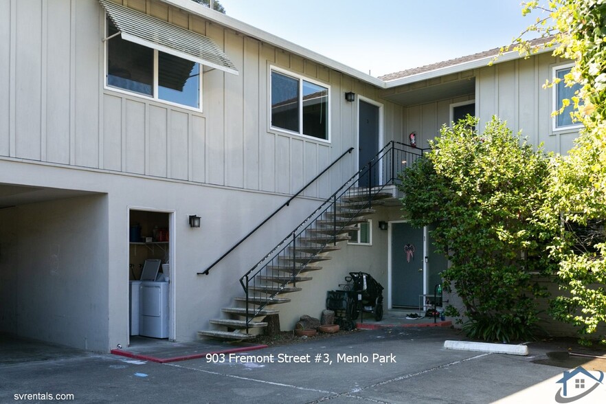 Building Photo - 903 Fremont St