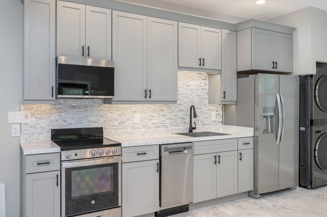 Building Photo - Peaceful Retreat! Just minutes from Niceville!