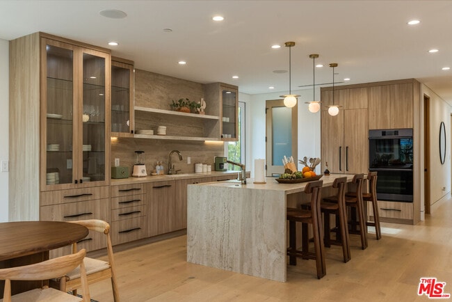 Building Photo - 1161 Stearns Dr