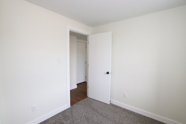 Building Photo - 14.5 Fond du Lac St