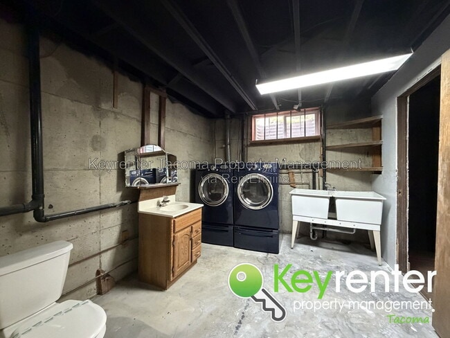 Building Photo - 629 Sandra Lee Ct SE