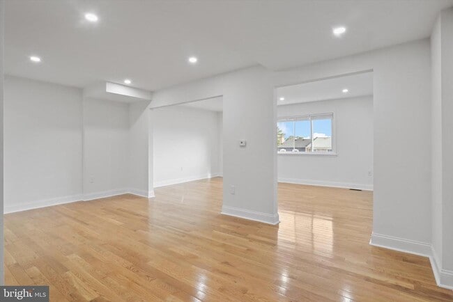 Building Photo - 7414 Pohick Rd