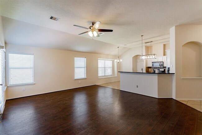 Building Photo - 24807 Lazy Tee Ln