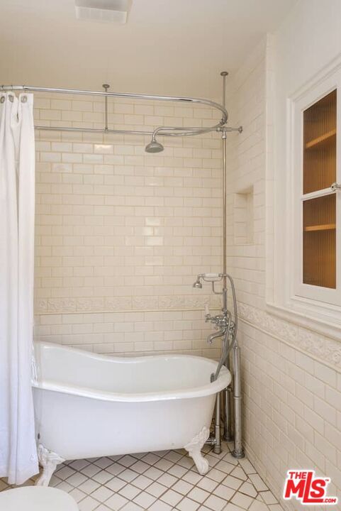 Building Photo - 1957 Mandeville Canyon Rd