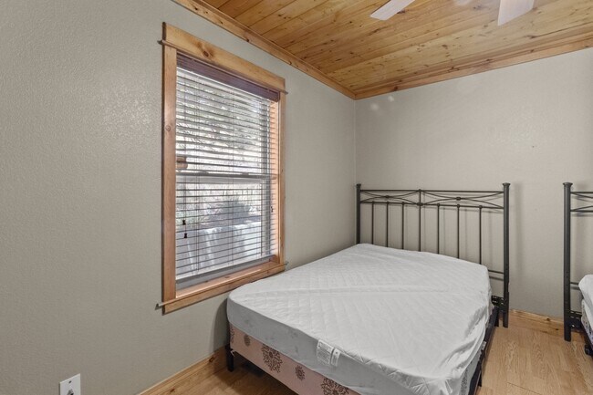 Building Photo - 307 Heath Dr