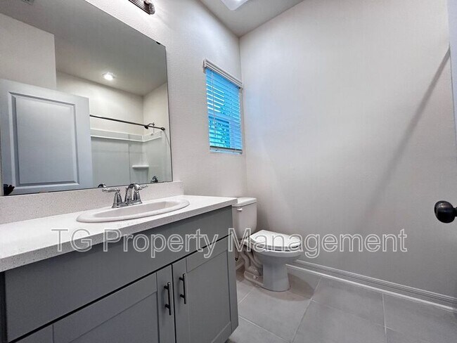 Building Photo - 379 Annies Pl