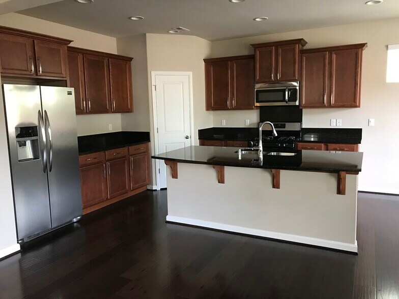 Kitchen - 8828 Jayden Ln NE
