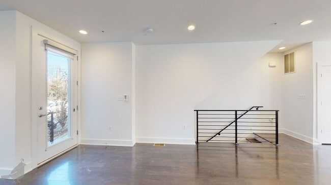 Building Photo - 3306 9th St NE
