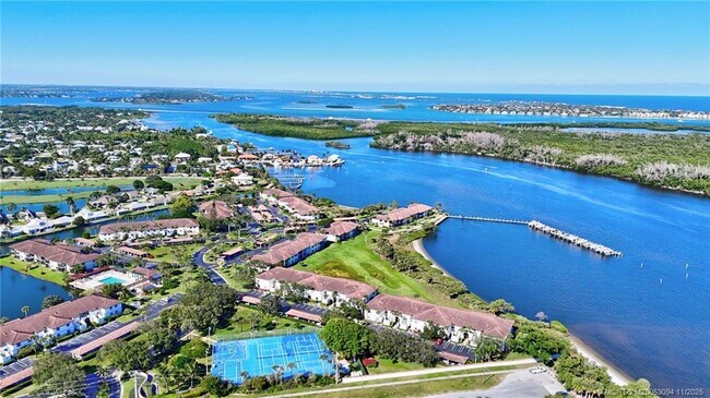 Building Photo - 5111 SE Miles Grant Rd