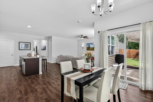 Building Photo - Modern 3 Bedroom Home Near Beaches & Boat Ramp