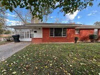 Building Photo - Shady Grove