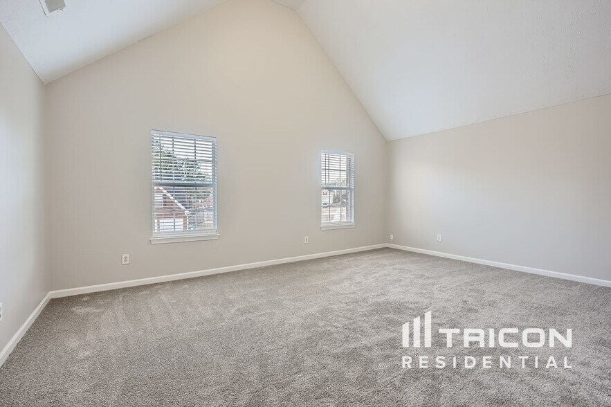 Building Photo - 3735 Renfroe Ave