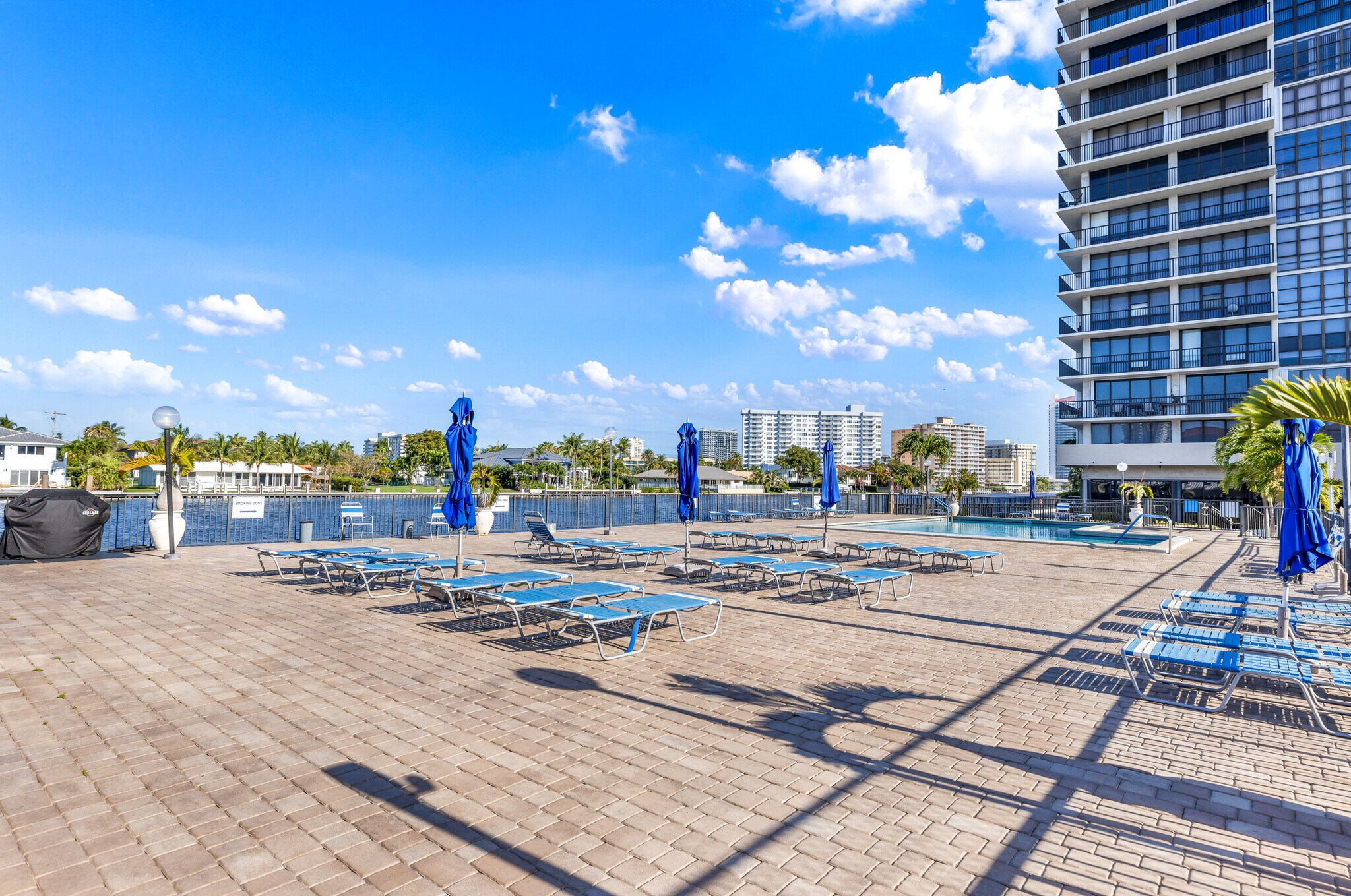 Building Photo - 2049 S Ocean Dr