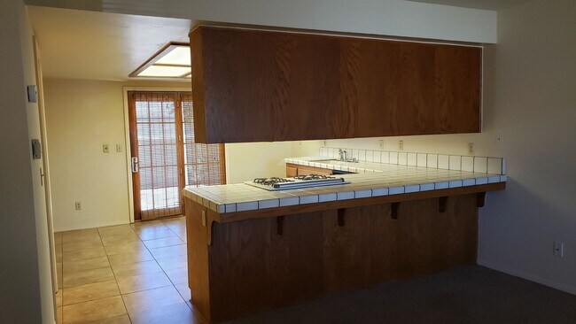 Building Photo - 417-423 Tiffany Drive