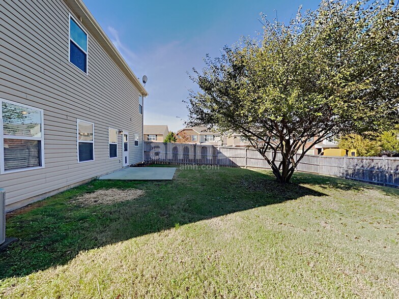 Building Photo - 600 Pemberton Dr