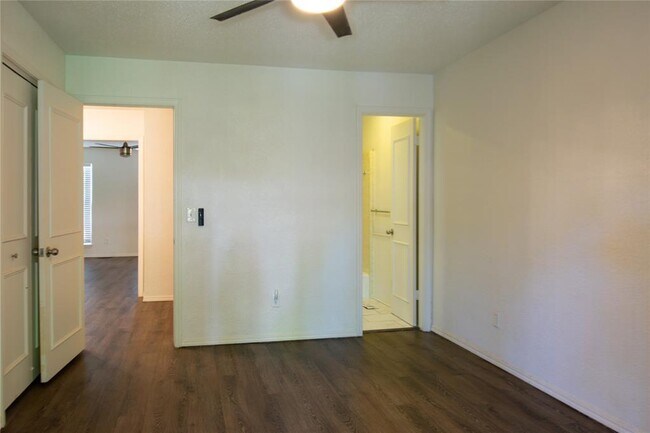 Building Photo - 3039 W Wilshire Blvd