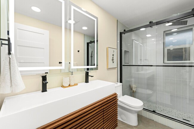 Building Photo - 130 SW 194th St