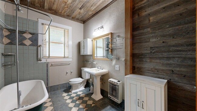 Building Photo - 307 Brogdon St