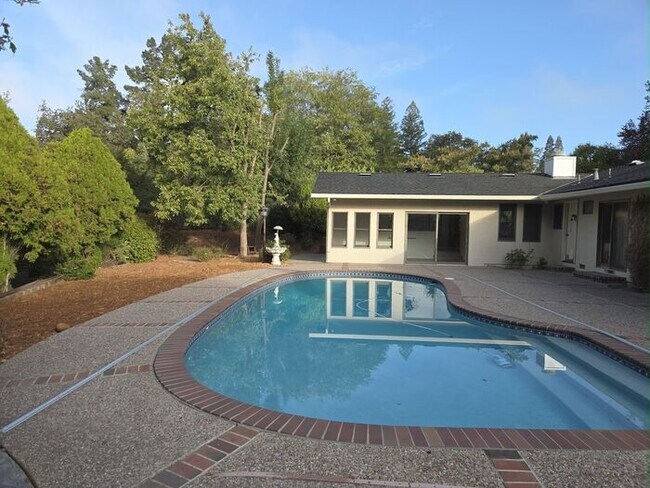 Building Photo - Single Level Alamo Rental near Roundhill G...
