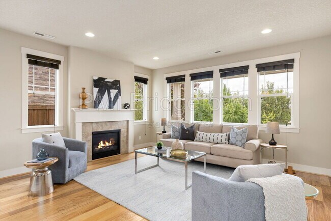 Building Photo - 14780 NW Hydrangea Ct