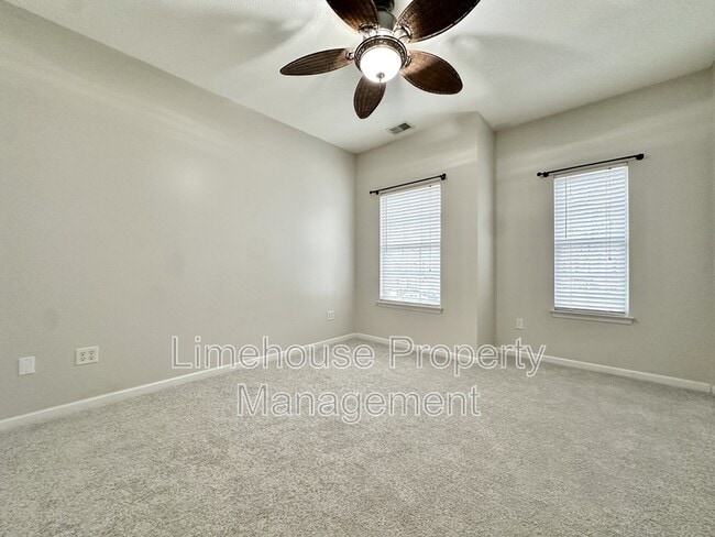 Building Photo - 5872 Ludington Dr