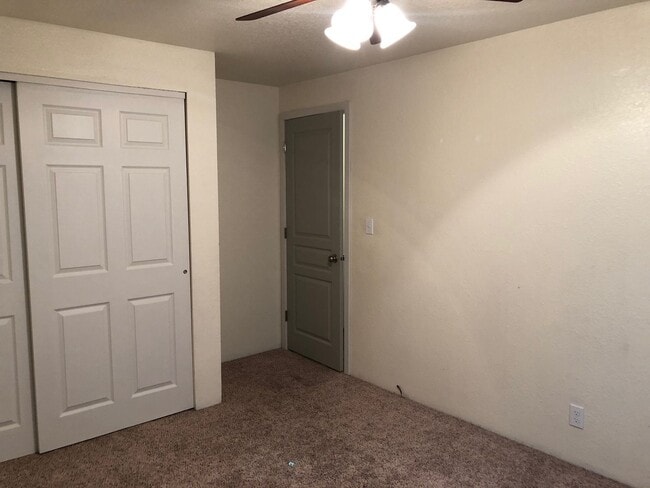 Building Photo - Cozy Condo on the Westside!