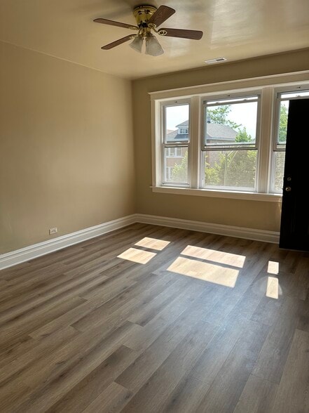 Building Photo - 5347 S Fairfield Ave