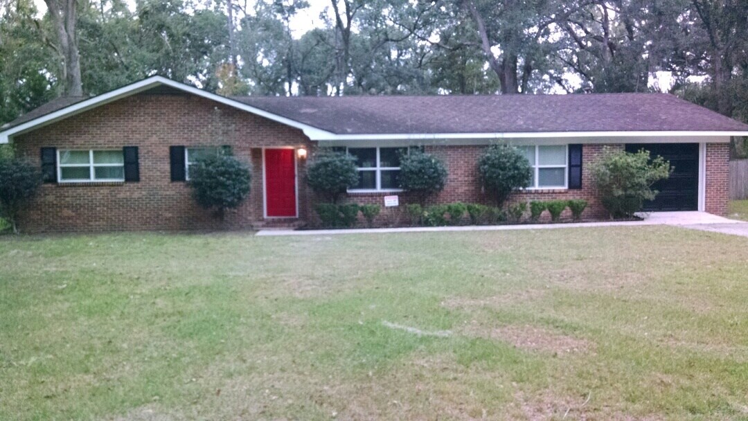 Exterior Front - 831 Devon Drive